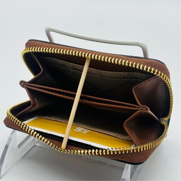 Michael Kors Medium Jet Set Travel MD ZA Card Case Wallet Vanilla/Brown - Picture 6 of 8